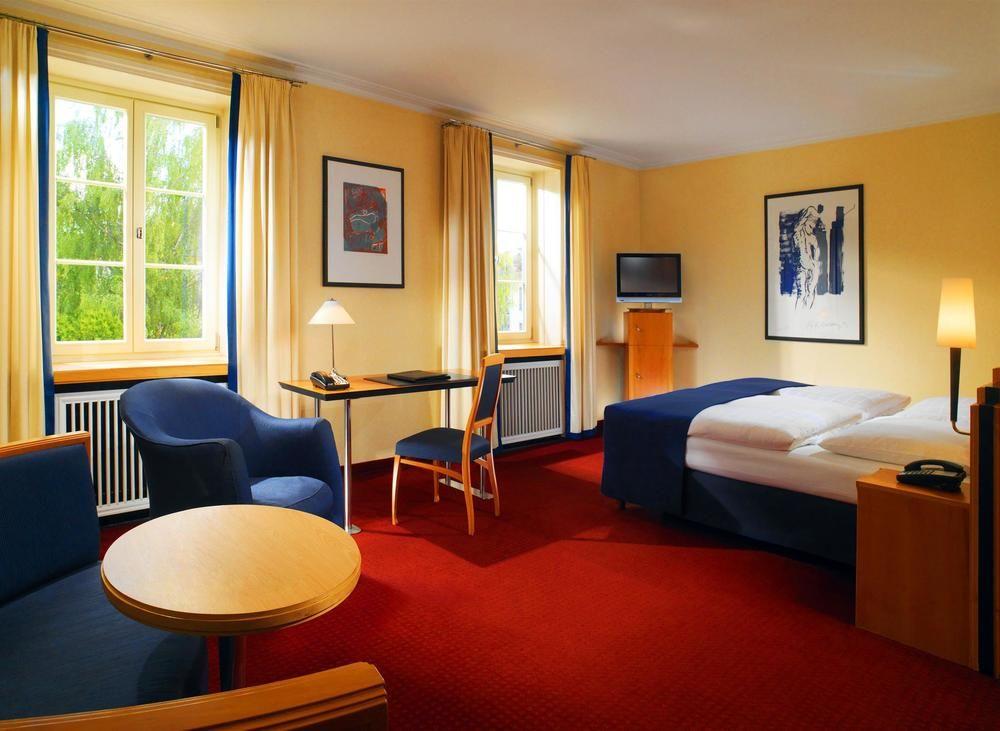 Hotel Elephant Weimar, Autograph Collection Exteriör bild A typical room at the Hotel St. Peter