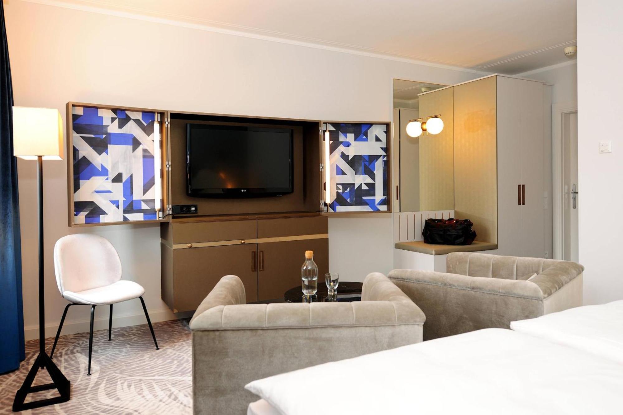 Hotel Elephant Weimar, Autograph Collection Exteriör bild A suite at the hotel