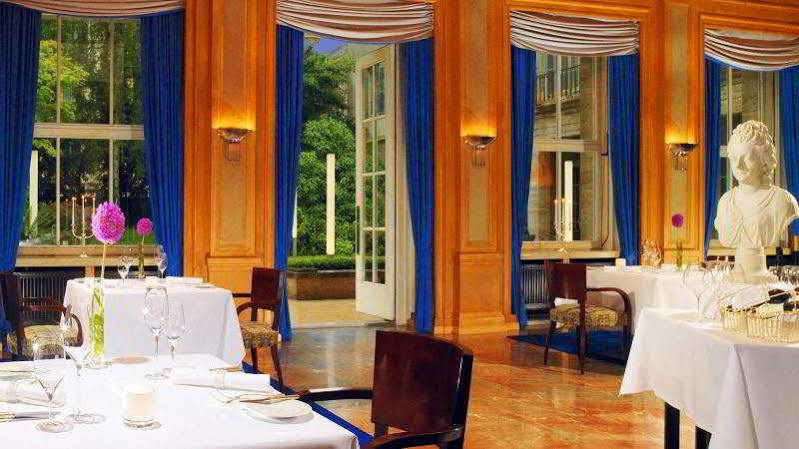 Hotel Elephant Weimar, Autograph Collection Exteriör bild The restaurant