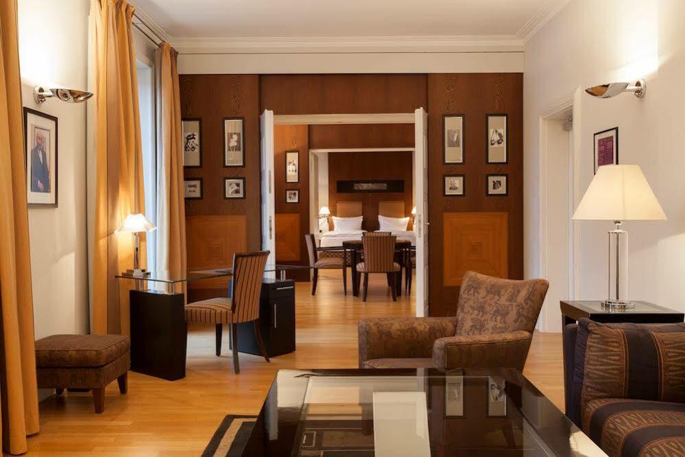 Hotel Elephant Weimar, Autograph Collection Exteriör bild Suite at the Hotel de Crillon